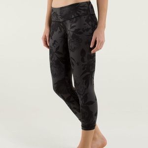 Lululemon wunder under crop leggings in brisk bloom black soot size 10